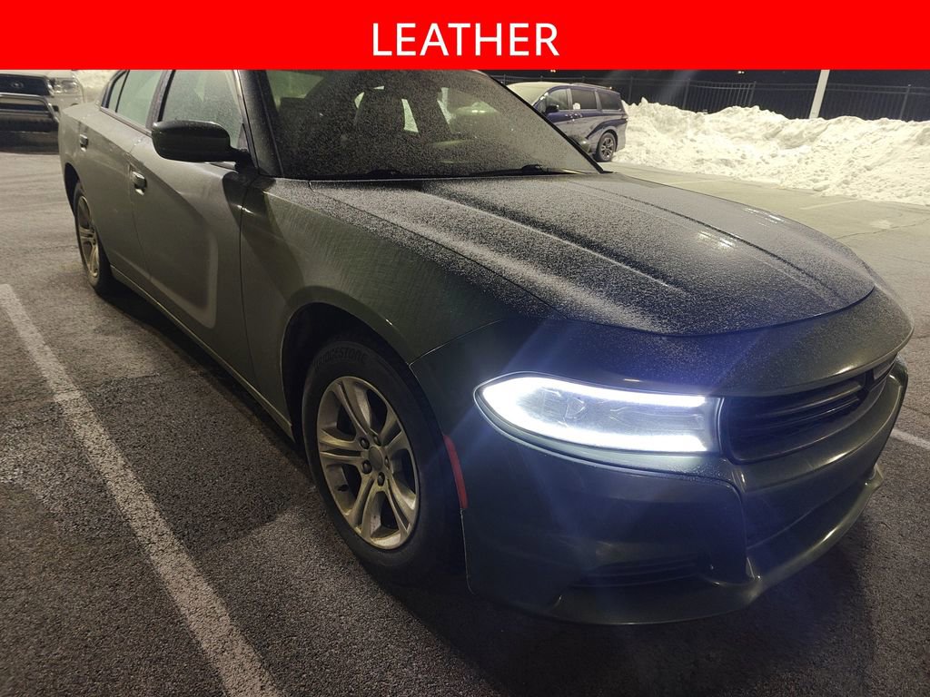 Used 2019 Dodge Charger SXT w/ Leather Interior Group image 3
