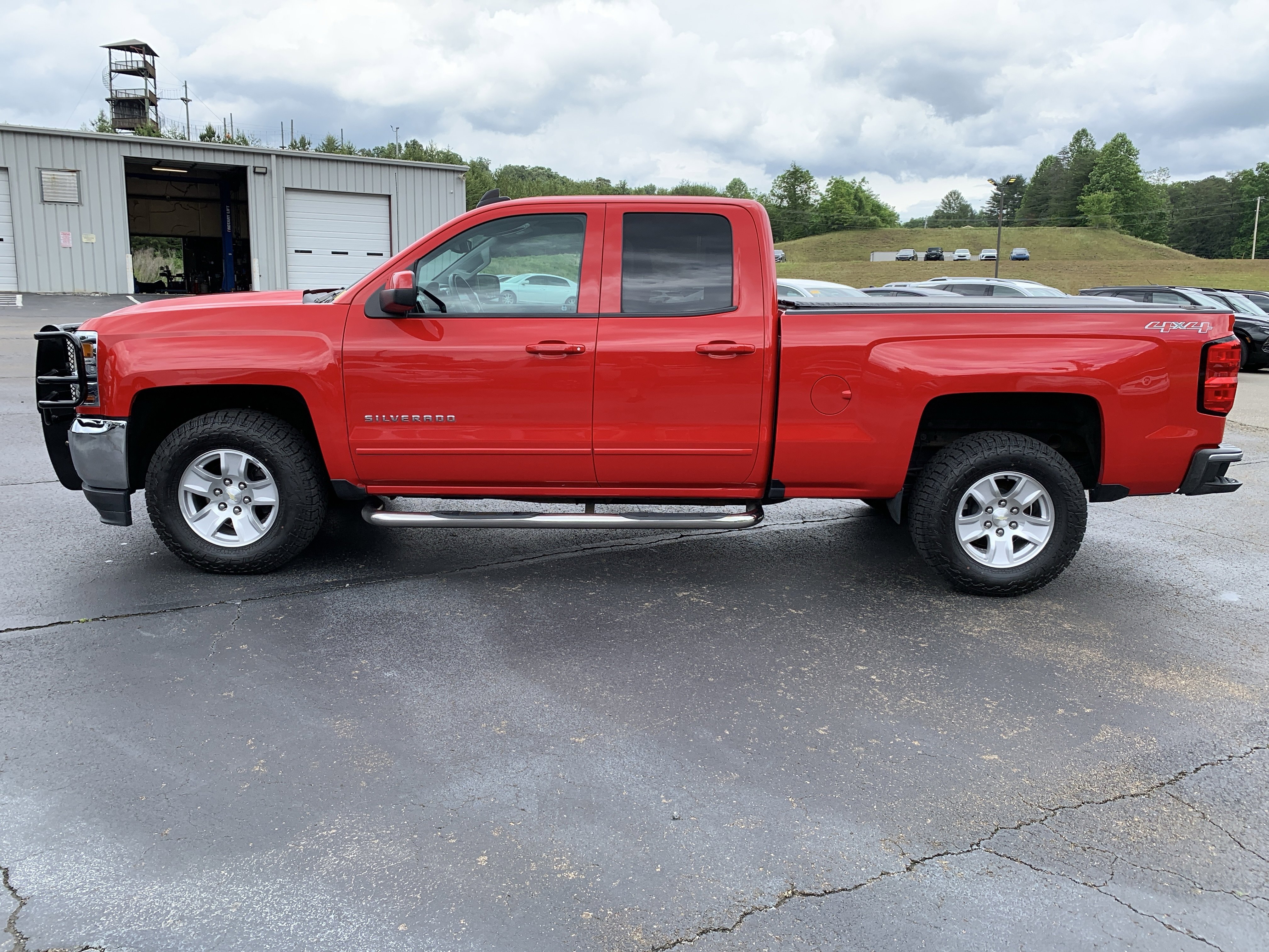 Used 2017 Chevrolet Silverado 1500 LT w/ All Star Edition AWD/4WD image 13