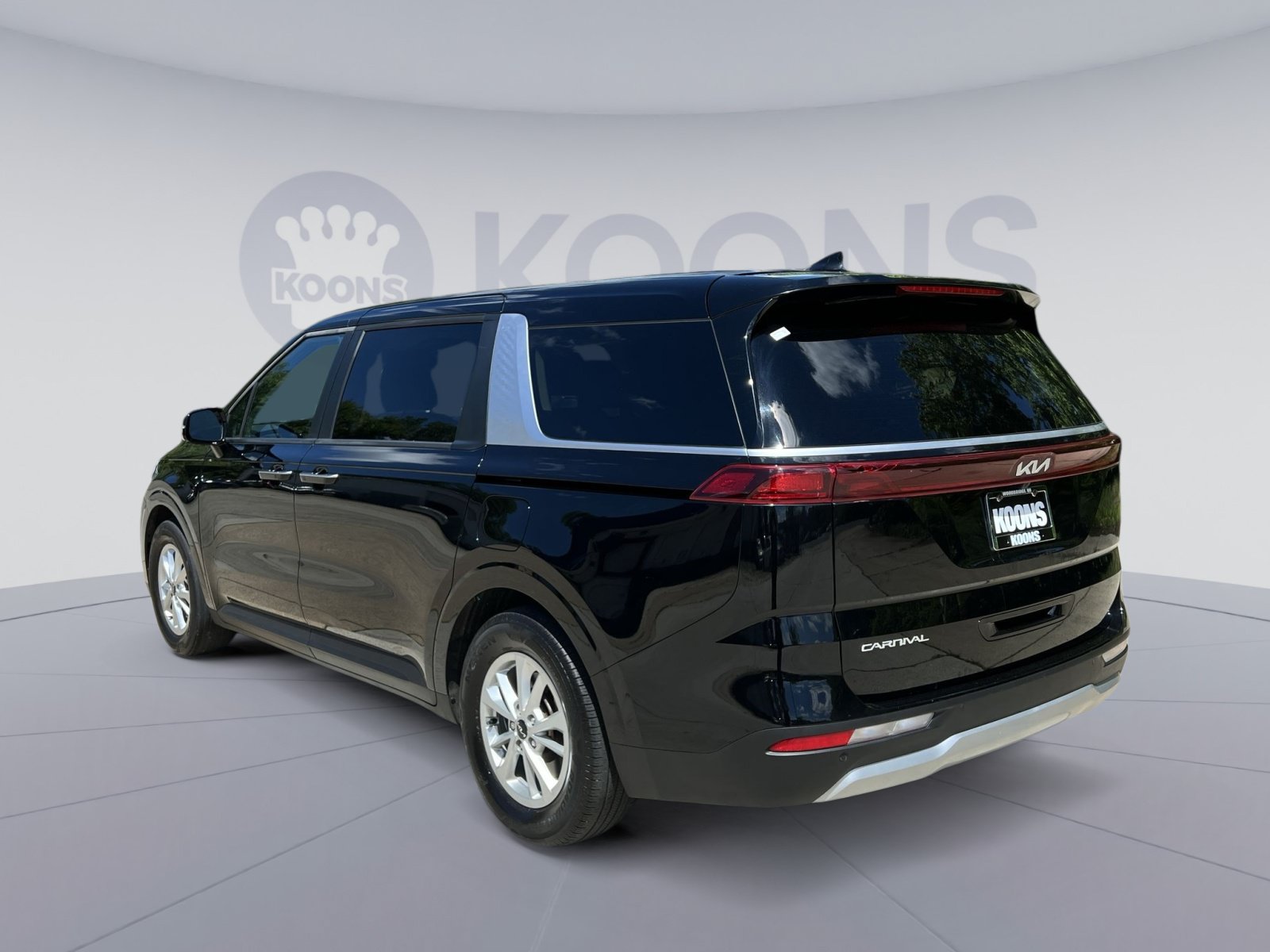 Used 2024 Kia Carnival LX FWD image 14