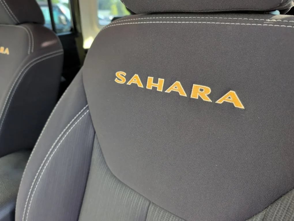 Used 2013 Jeep Wrangler Unlimited Sahara w/ Connectivity Group AWD/4WD image 8