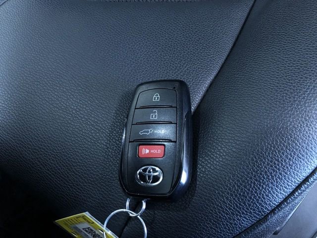 Used 2025 Toyota Grand Highlander AWD image 33