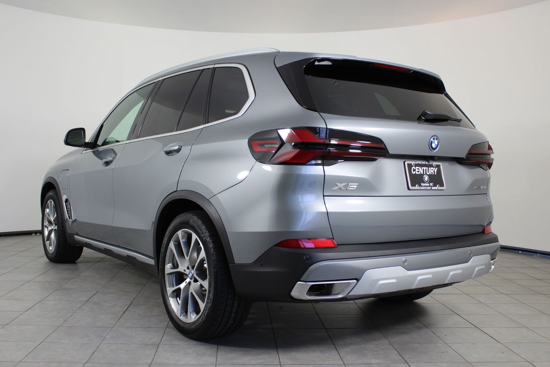New 2026 BMW X5 xDrive50e w/ Executive Package AWD/4WD image 3