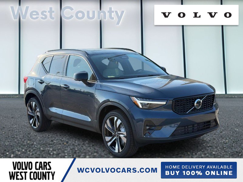 New 2026 Volvo XC40 B5 Ultra w/ Climate Package