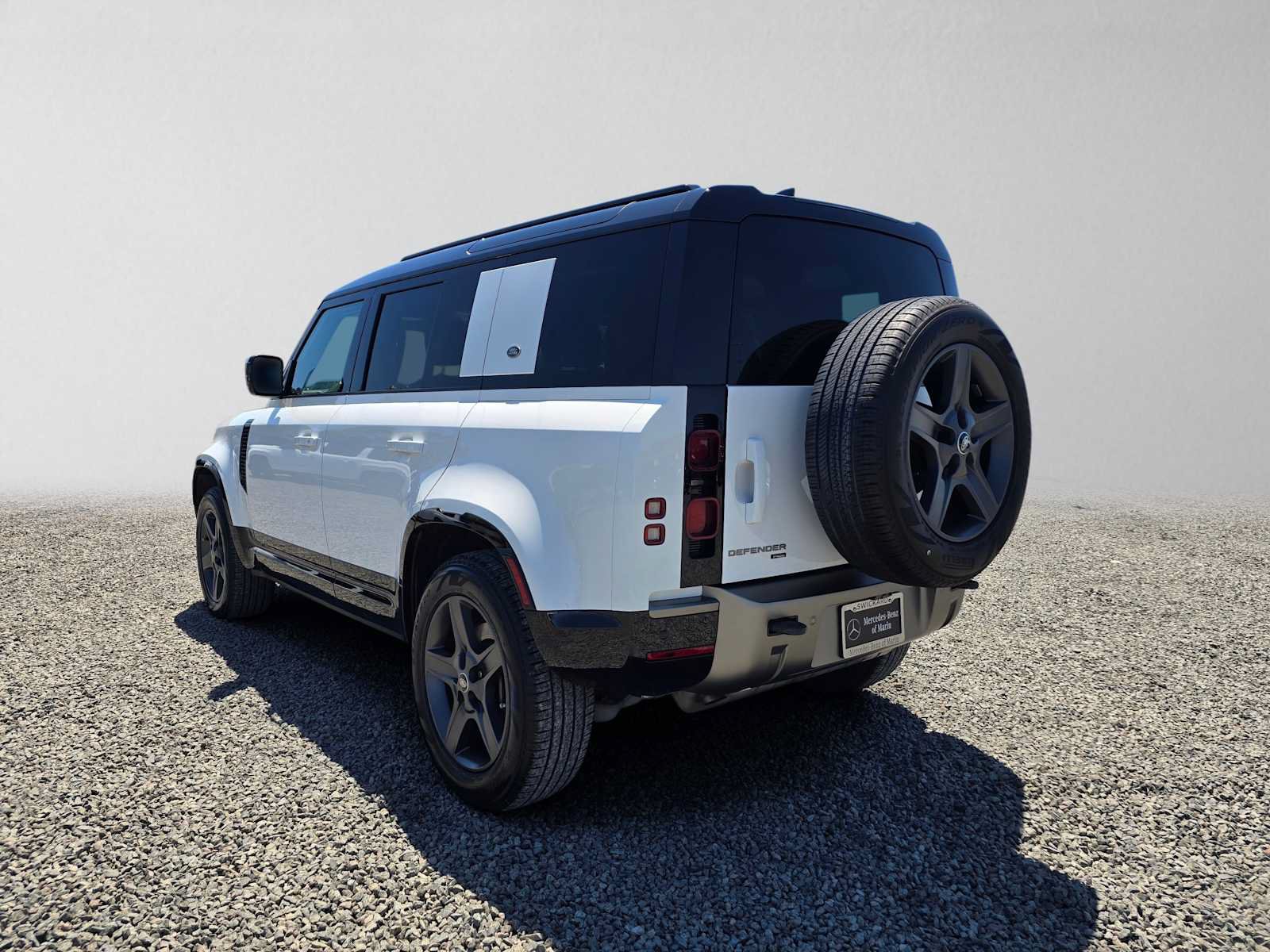 Used 2023 Land Rover Defender 110 X-Dynamic SE AWD/4WD image 5