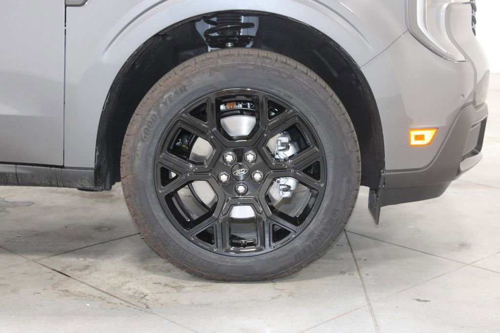 New 2025 Ford Maverick Lariat w/ Black Appearance Package image 11