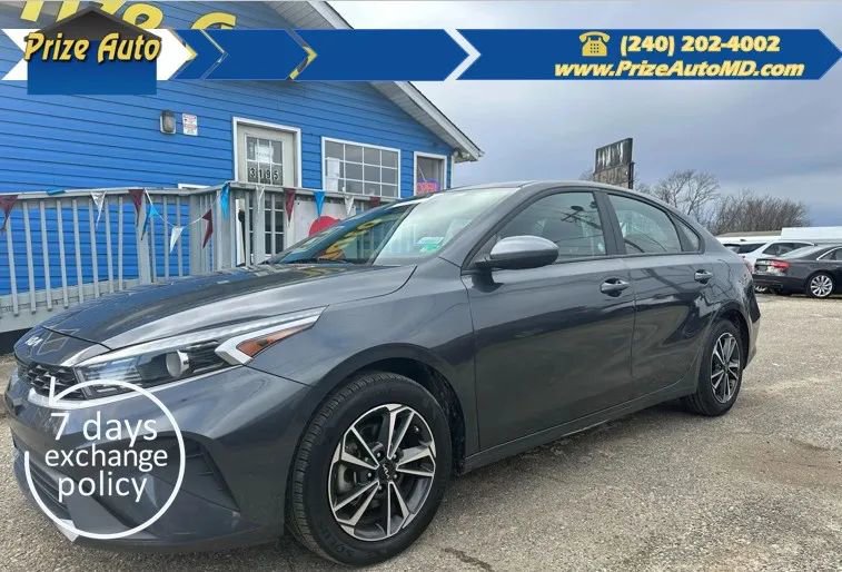 Used 2023 Kia Forte LXS image 1