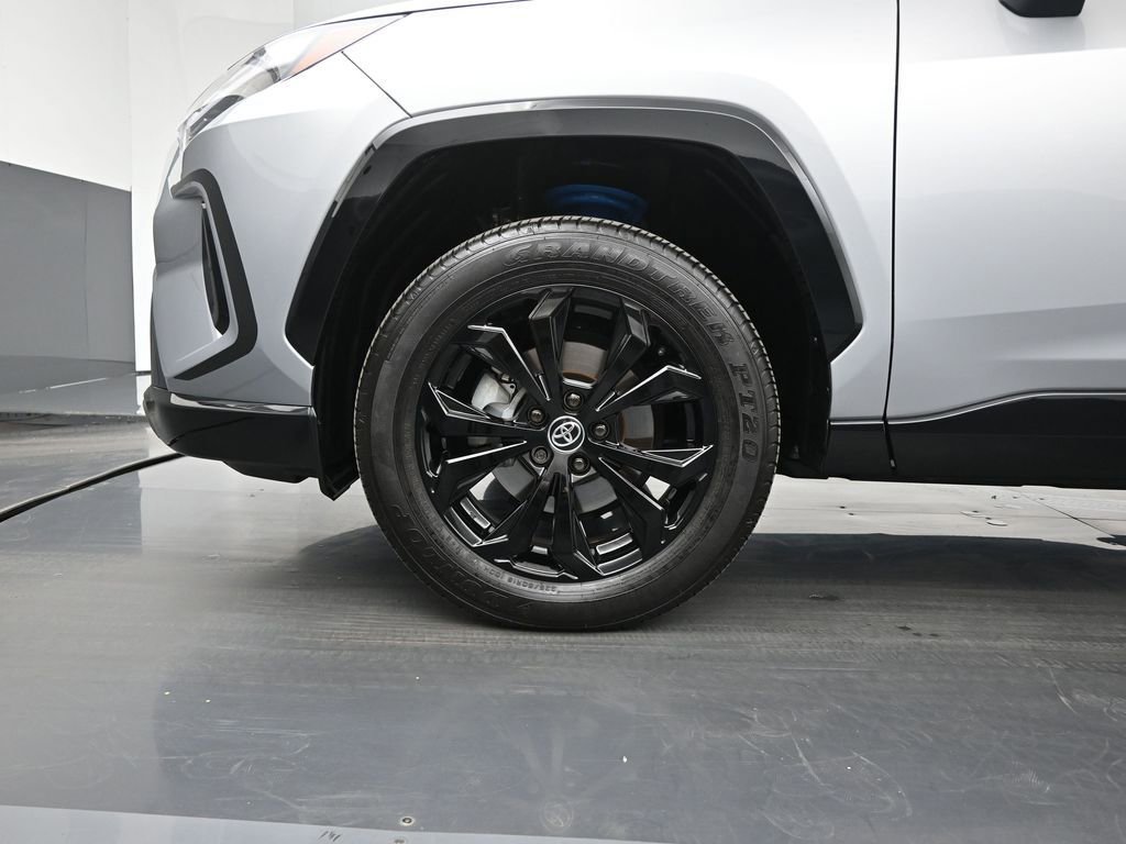 Used 2025 Toyota RAV4 SE AWD/4WD image 25