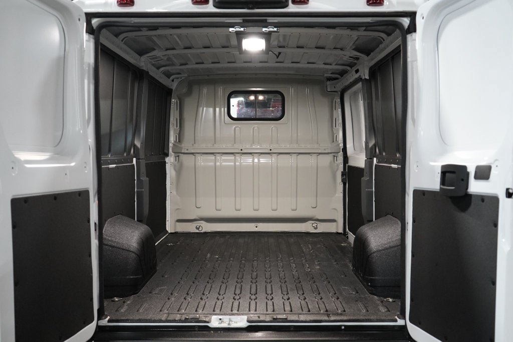 Used 2025 RAM ProMaster 1500 w/ Convenience Group FWD image 18