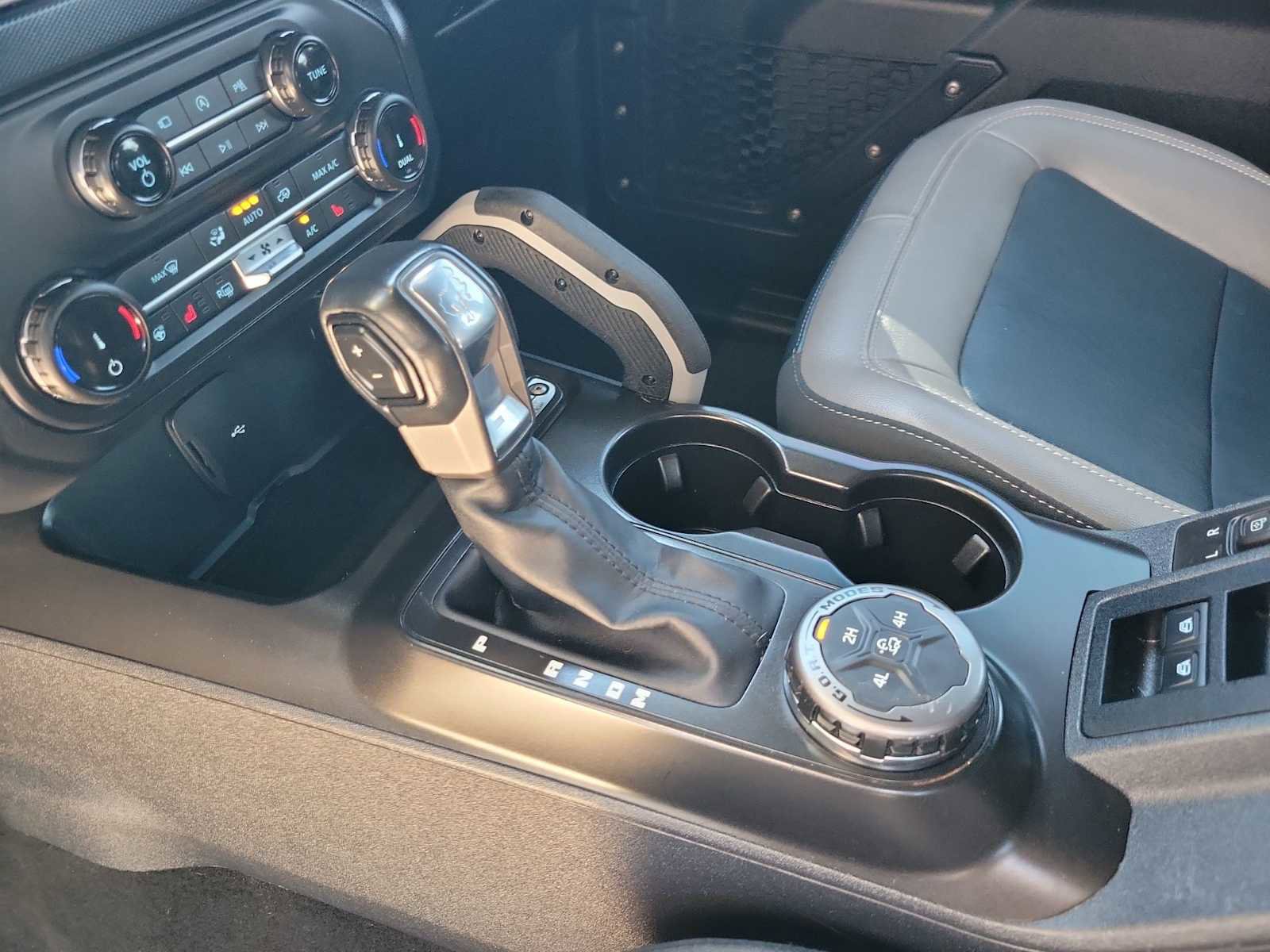 Used 2022 Ford Bronco Outer Banks image 17