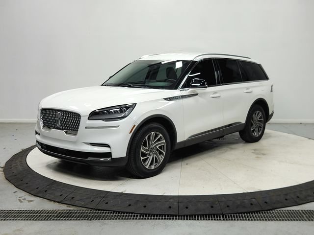 Used 2023 Lincoln Aviator AWD image 4