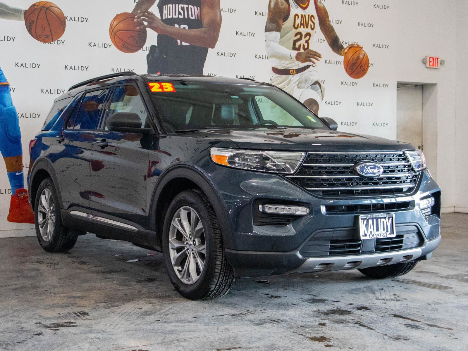 Used 2023 Ford Explorer XLT w/ Equipment Group 202A image 19