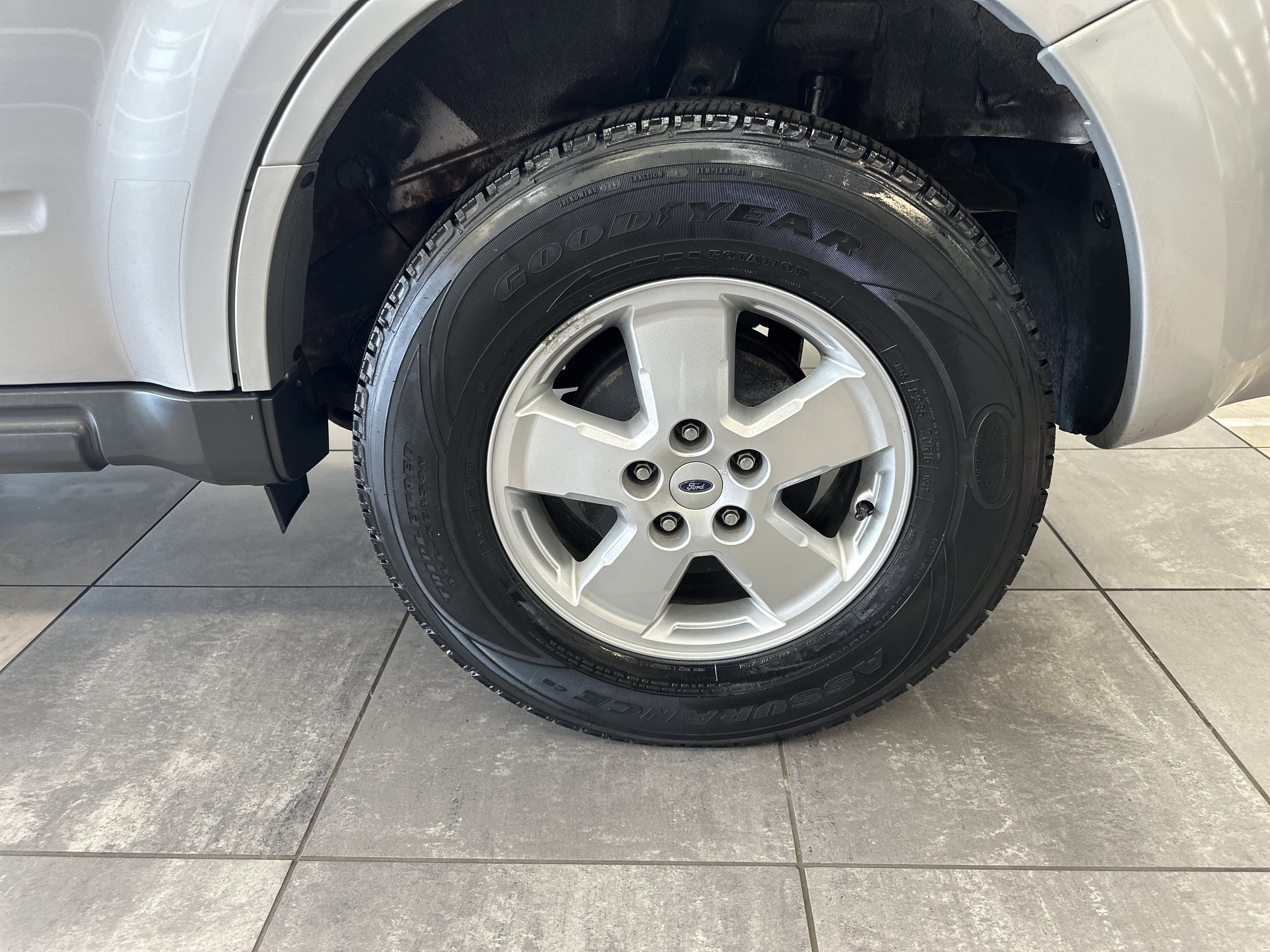 Used 2009 Ford Escape XLT FWD image 7