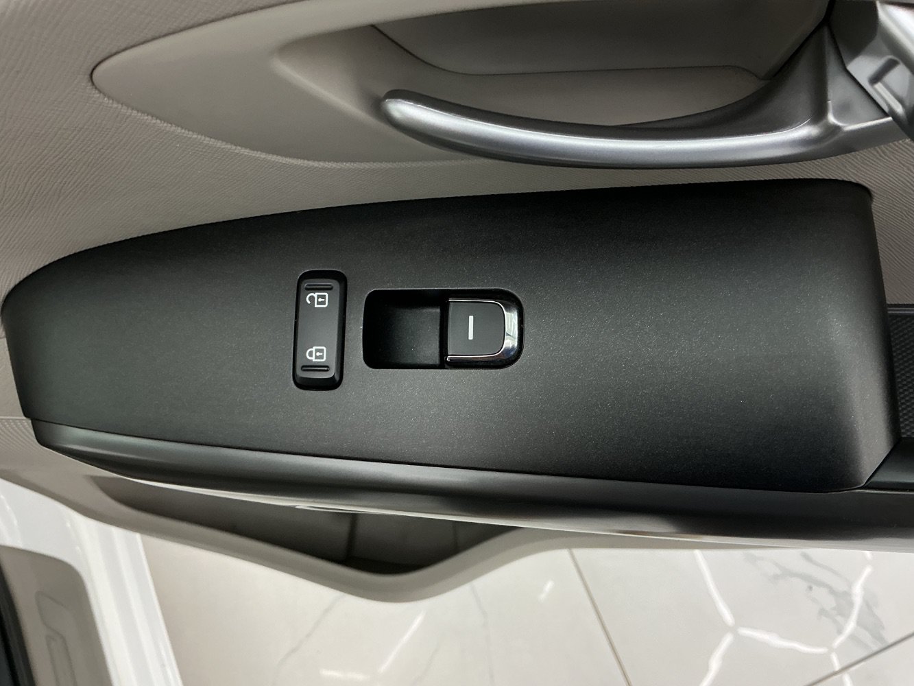 Used 2020 Kia Sedona L FWD image 37