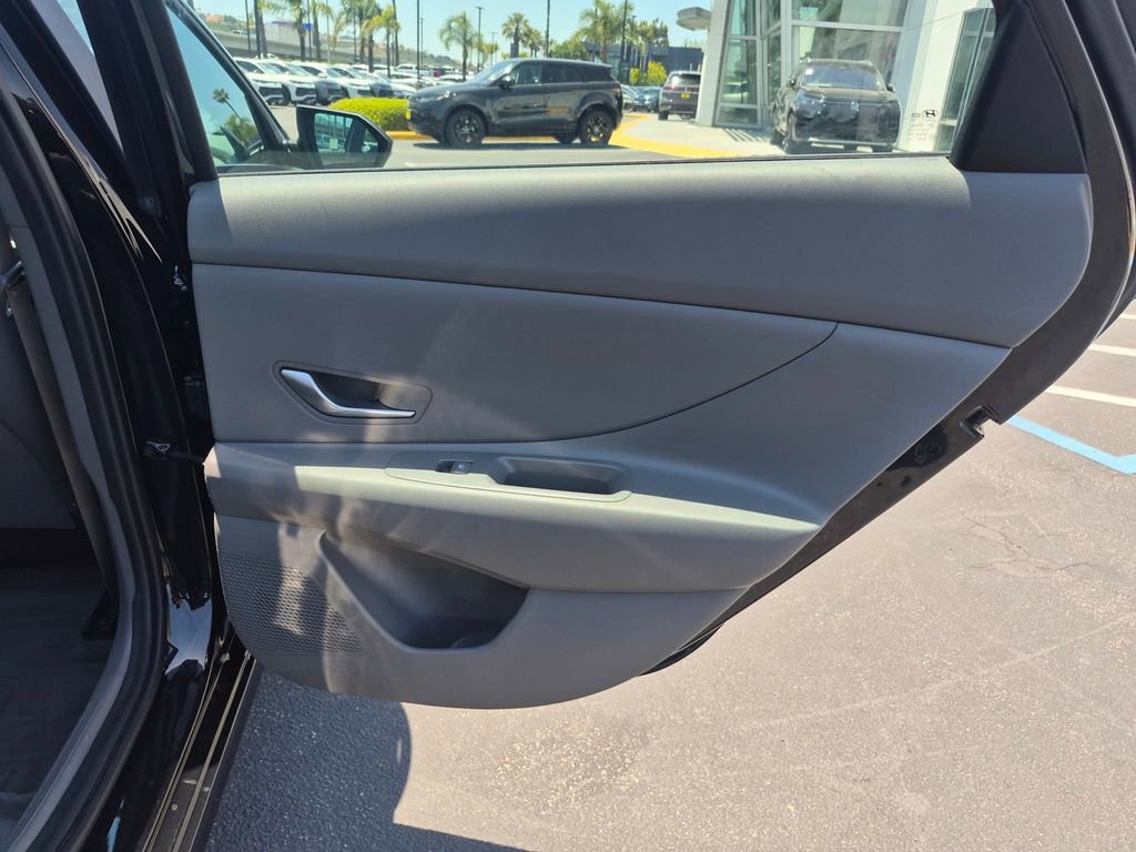 Used 2023 Hyundai Elantra SEL FWD image 23