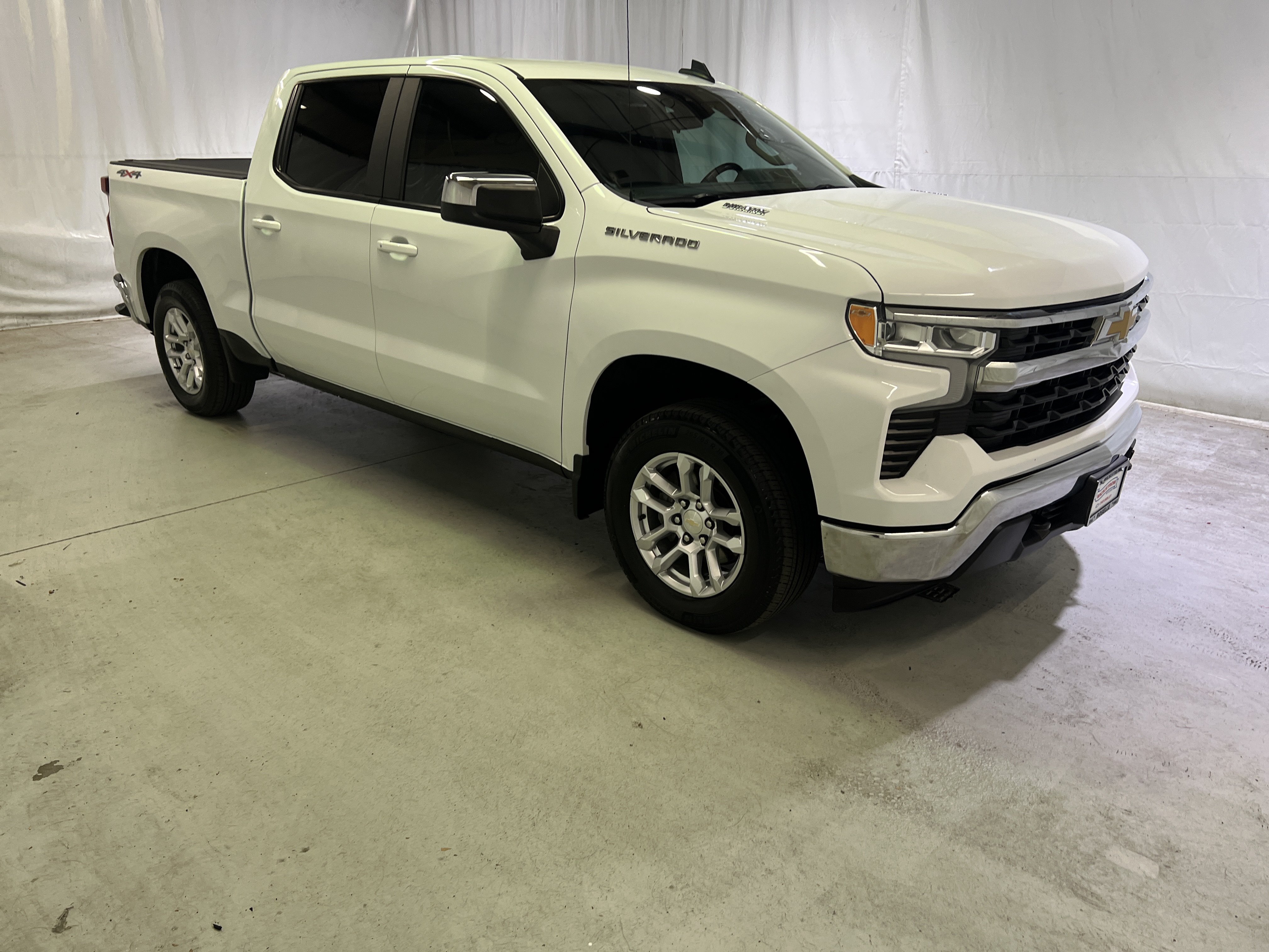 Certified 2023 Chevrolet Silverado 1500 LT AWD/4WD image 2