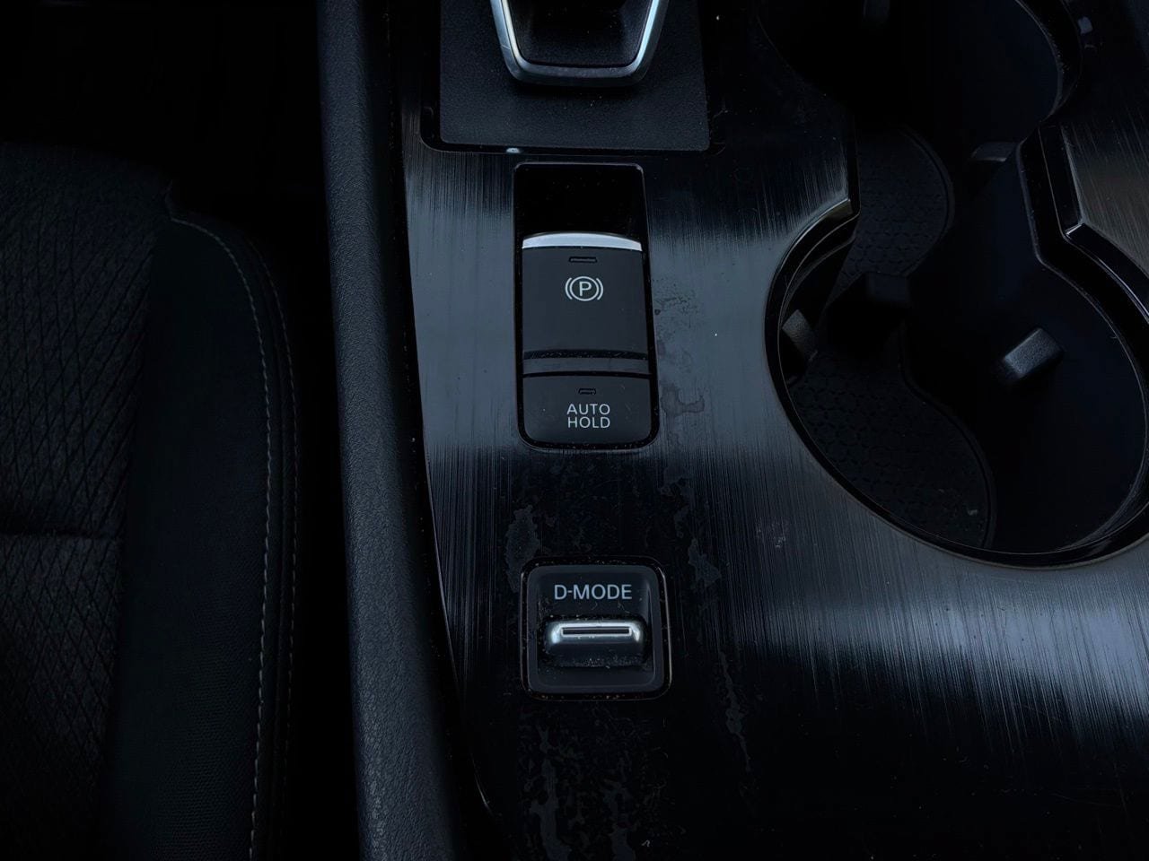Used 2025 Nissan Rogue SV FWD image 23