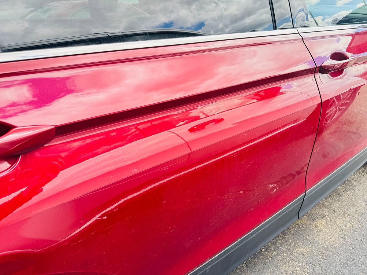 Used 2019 Volkswagen Tiguan SE w/ Panoramic Sunroof Package FWD image 3
