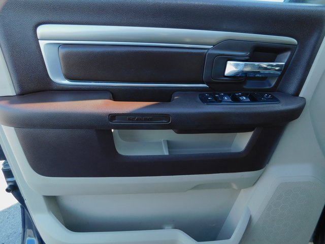 Used 2016 RAM 2500 SLT image 28