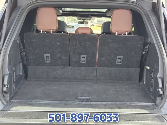 Certified 2025 Lincoln Navigator Reserve AWD/4WD image 13