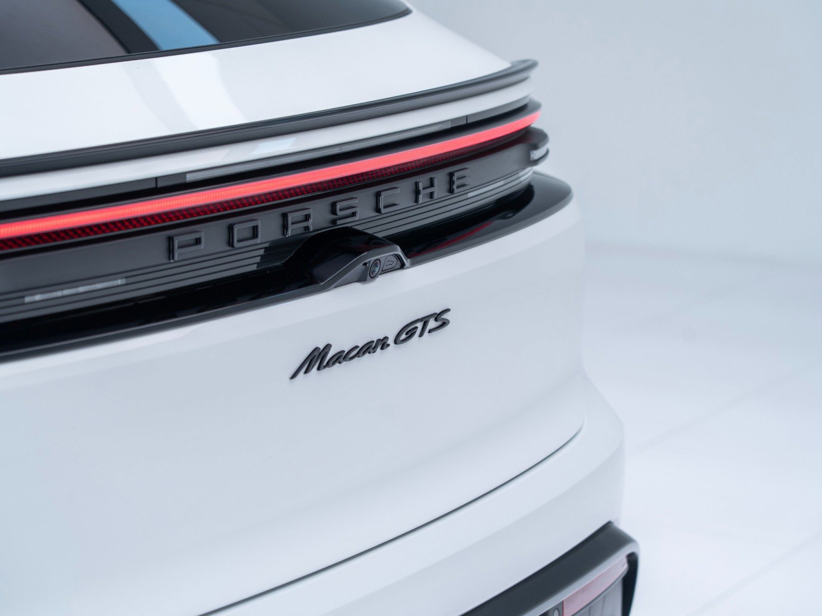 Certified 2026 Porsche Macan GTS Electric image 14
