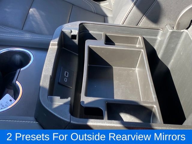 Used 2023 GMC Yukon SLT w/ SLT Premium Package image 15