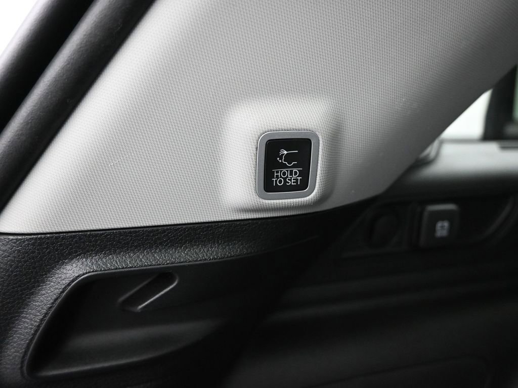 Used 2022 Jeep Grand Cherokee Limited 4xe image 16