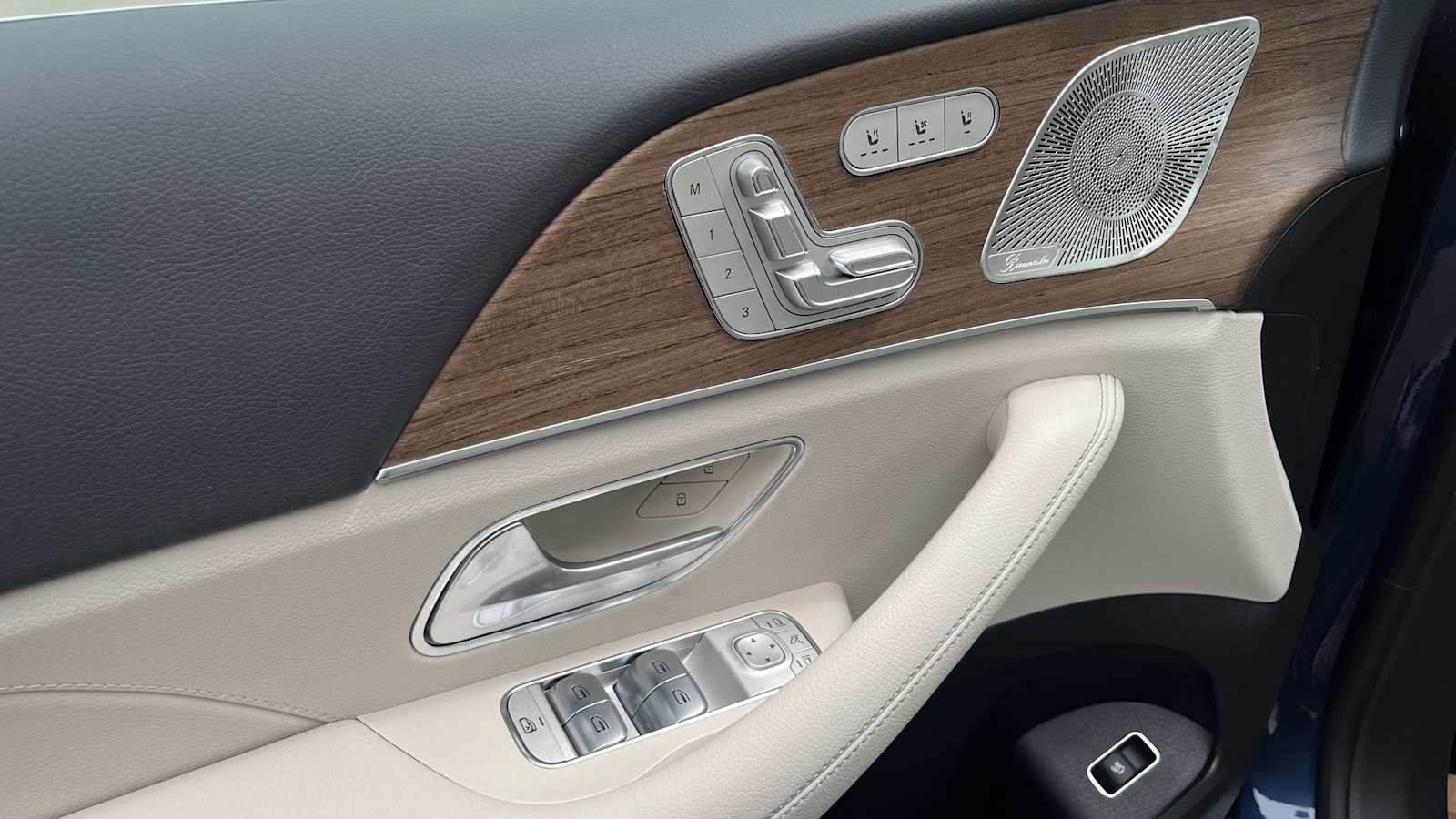 New 2026 Mercedes-Benz GLS 450 4MATIC image 29