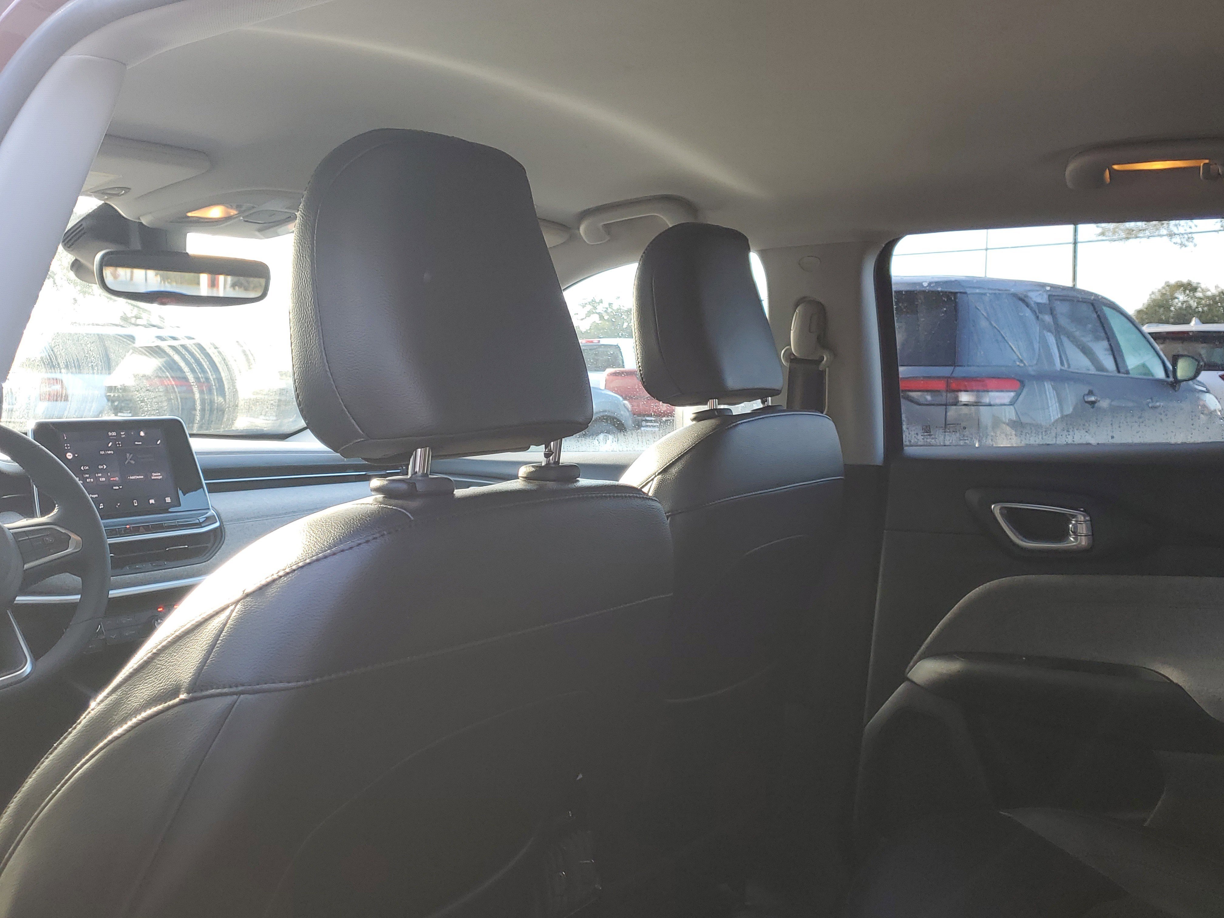 Used 2022 Jeep Compass Latitude image 12