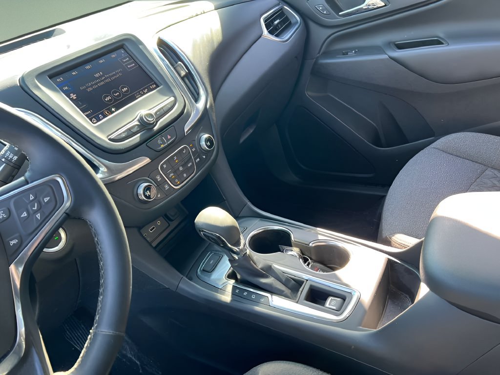 Used 2024 Chevrolet Equinox LT AWD/4WD image 16