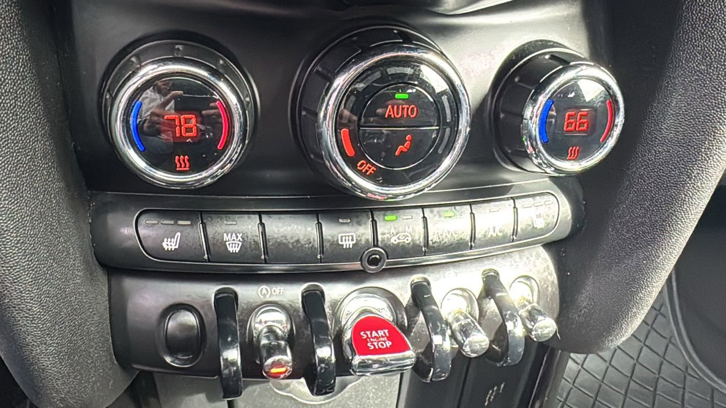 Used 2015 MINI Cooper 2-Door Hardtop FWD image 25