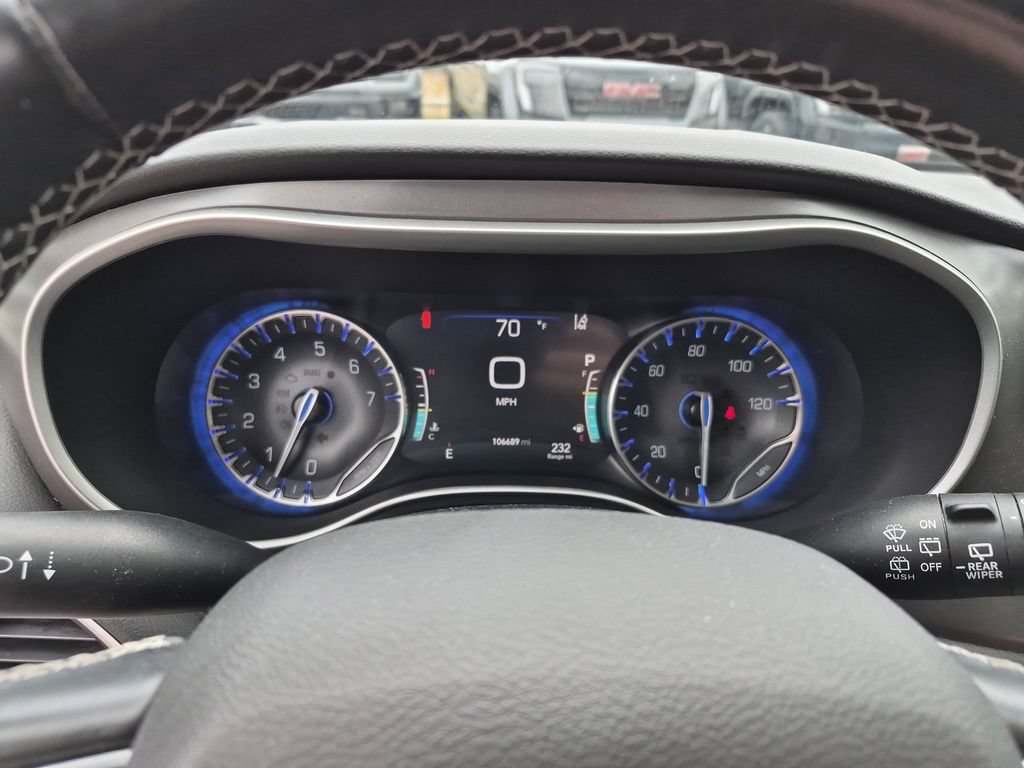 Used 2022 Chrysler Pacifica Touring-L FWD image 22