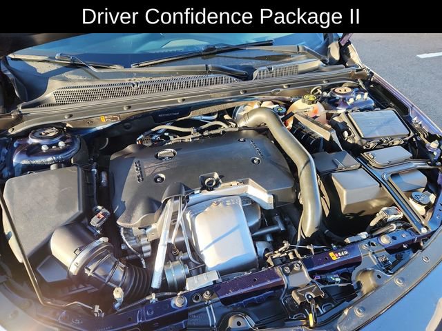 Used 2018 Chevrolet Malibu Premier w/ Premier Sun and Wheel Package image 16