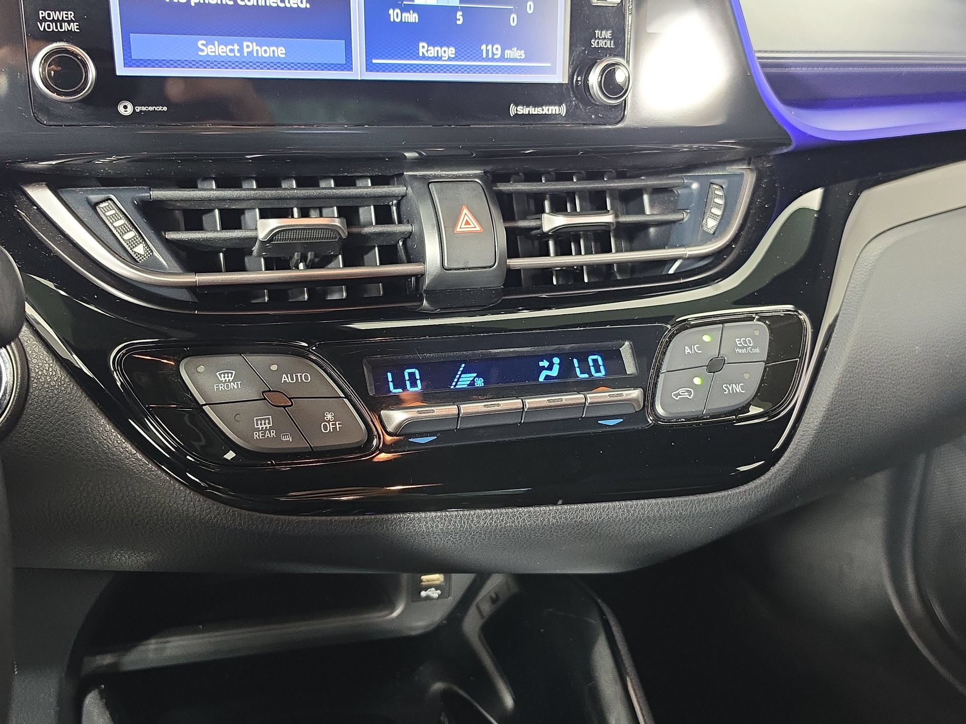 Used 2021 Toyota C-HR XLE FWD image 25