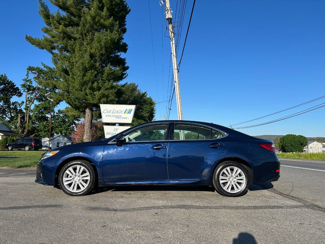 Used 2014 Lexus ES 350 w/ Luxury Package FWD image 5