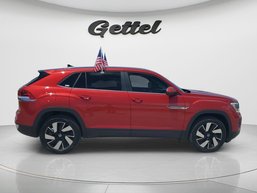 Used 2024 Volkswagen Atlas Cross Sport SE FWD image 3