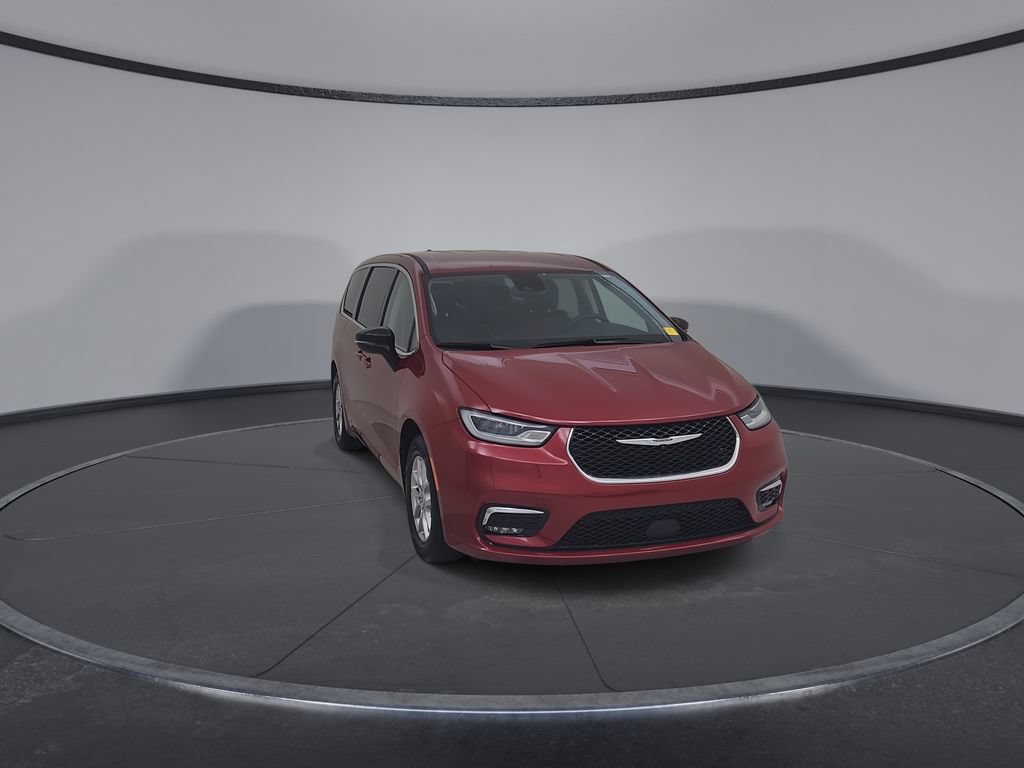 Used 2024 Chrysler Pacifica Touring-L FWD image 5