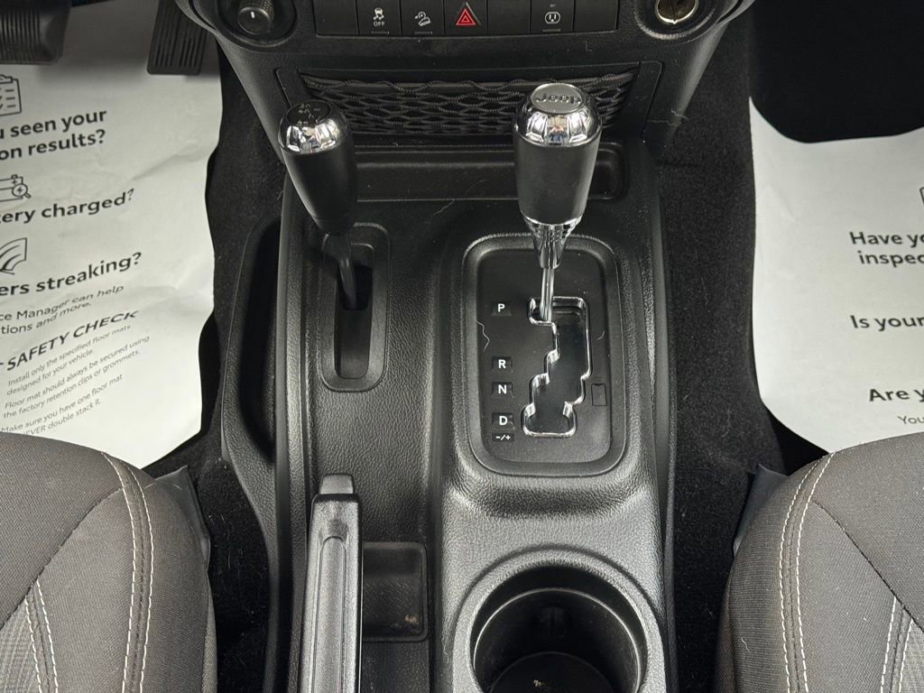 Used 2018 Jeep Wrangler Unlimited Sahara image 33