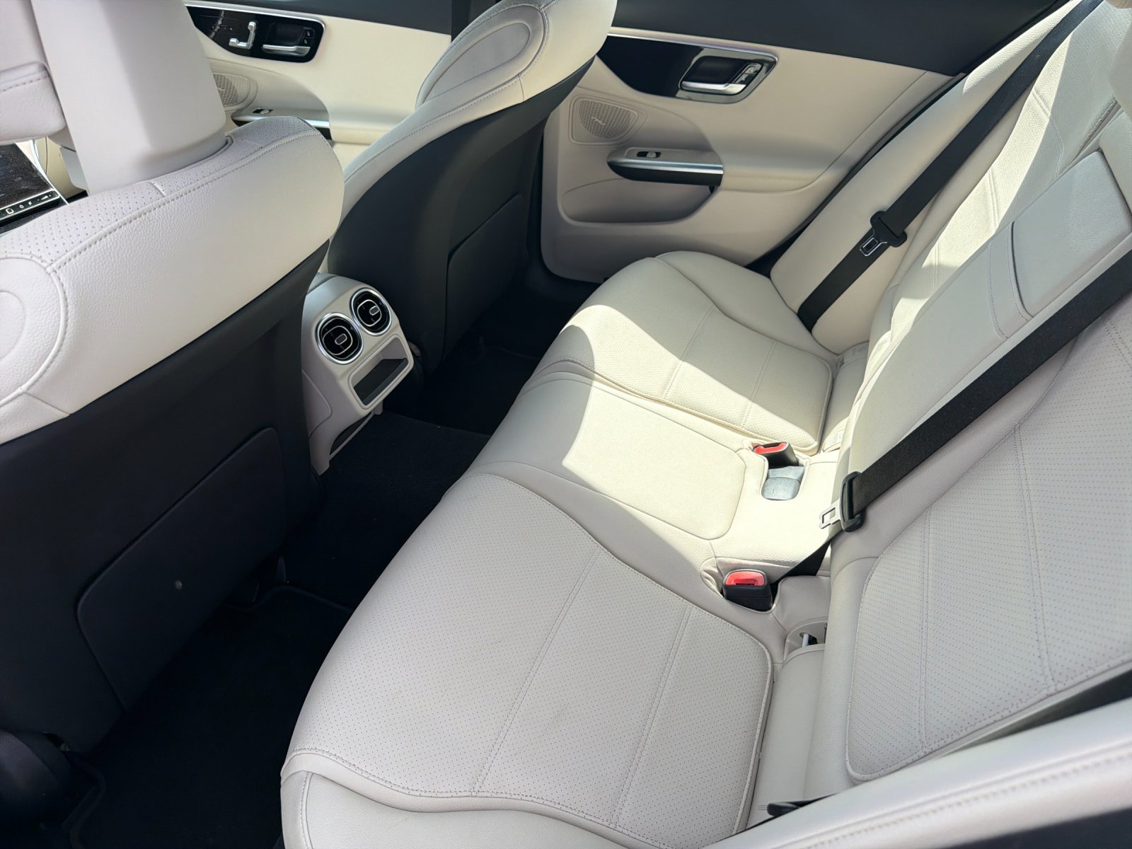 Used 2023 Mercedes-Benz C 300 Sedan image 9