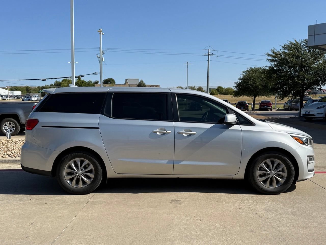 Used 2019 Kia Sedona LX FWD image 9