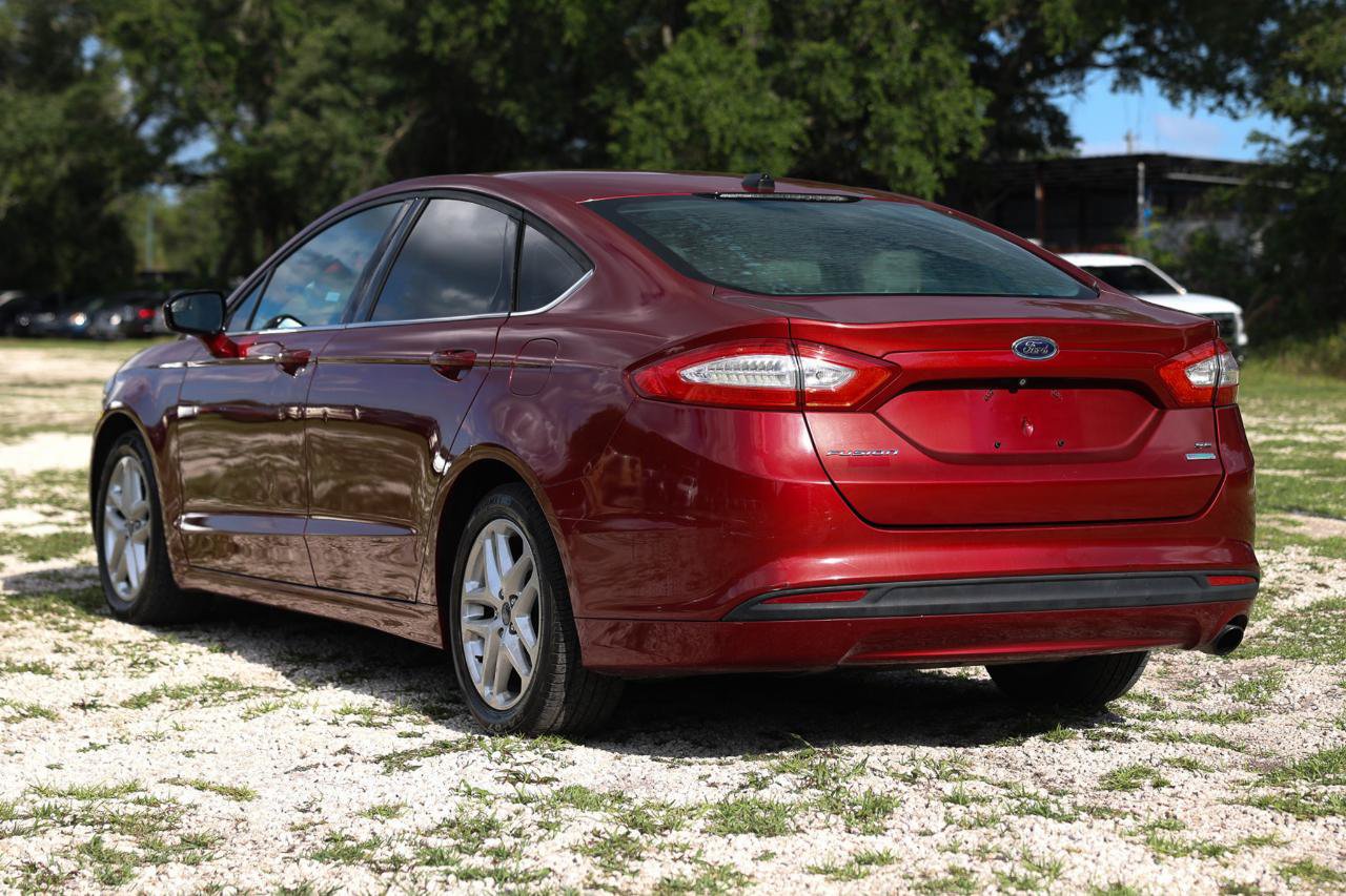 Used 2016 Ford Fusion SE FWD image 5