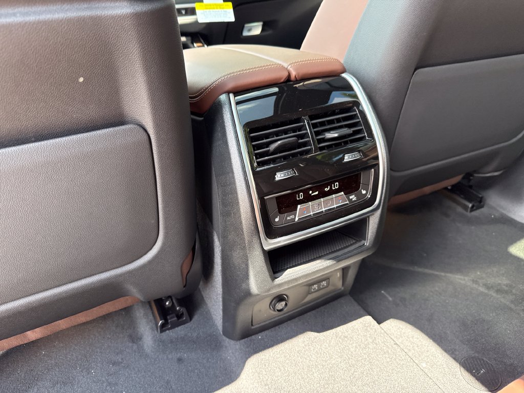 New 2027 BMW X7 M60i AWD/4WD image 21