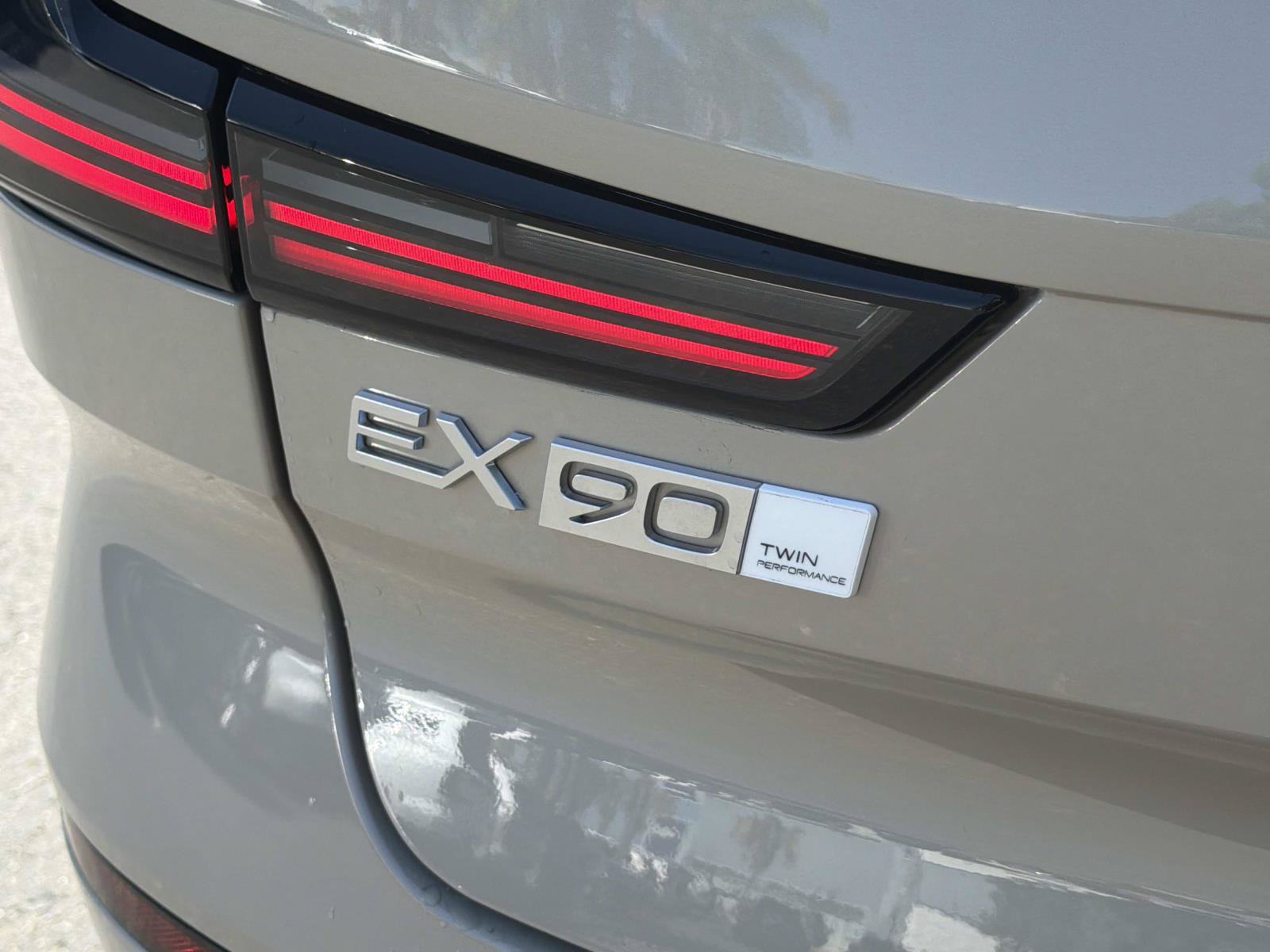 Certified 2025 Volvo EX90 Ultra AWD/4WD image 29