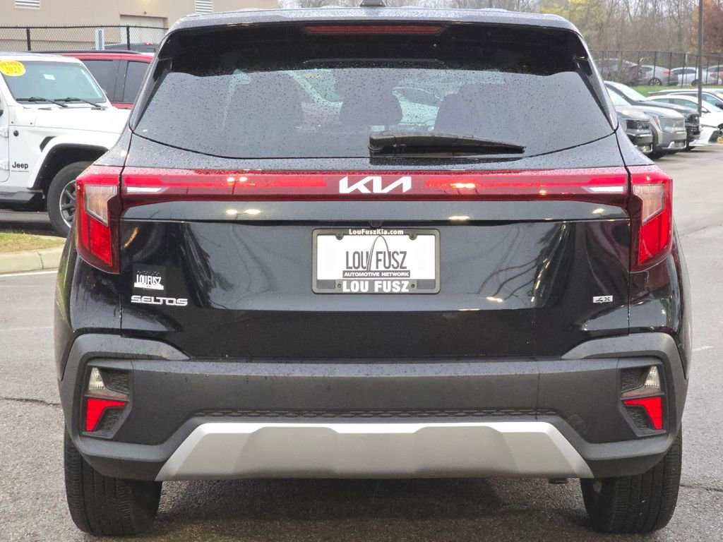 Used 2024 Kia Seltos LX image 18
