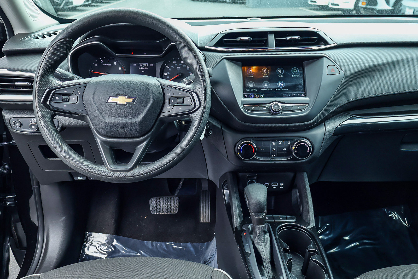 Used 2023 Chevrolet TrailBlazer LS FWD image 3