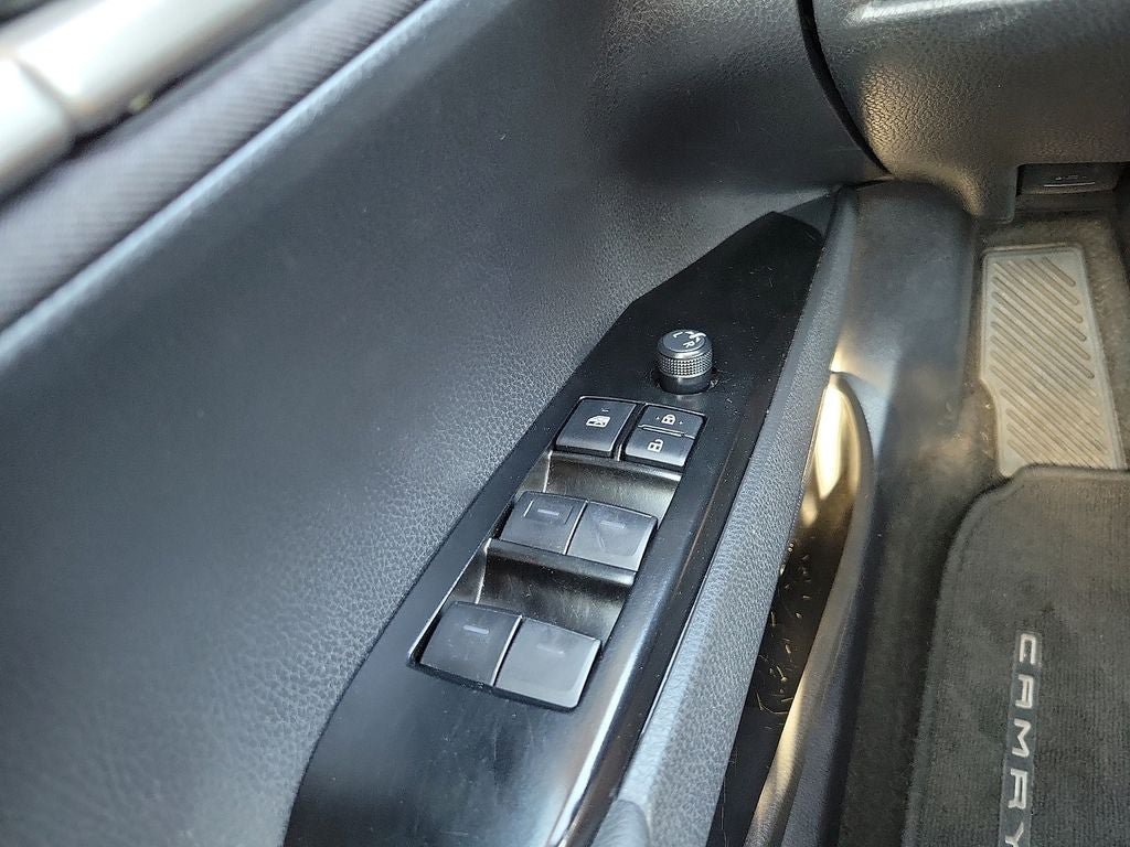 Used 2025 Toyota Camry LE FWD image 13