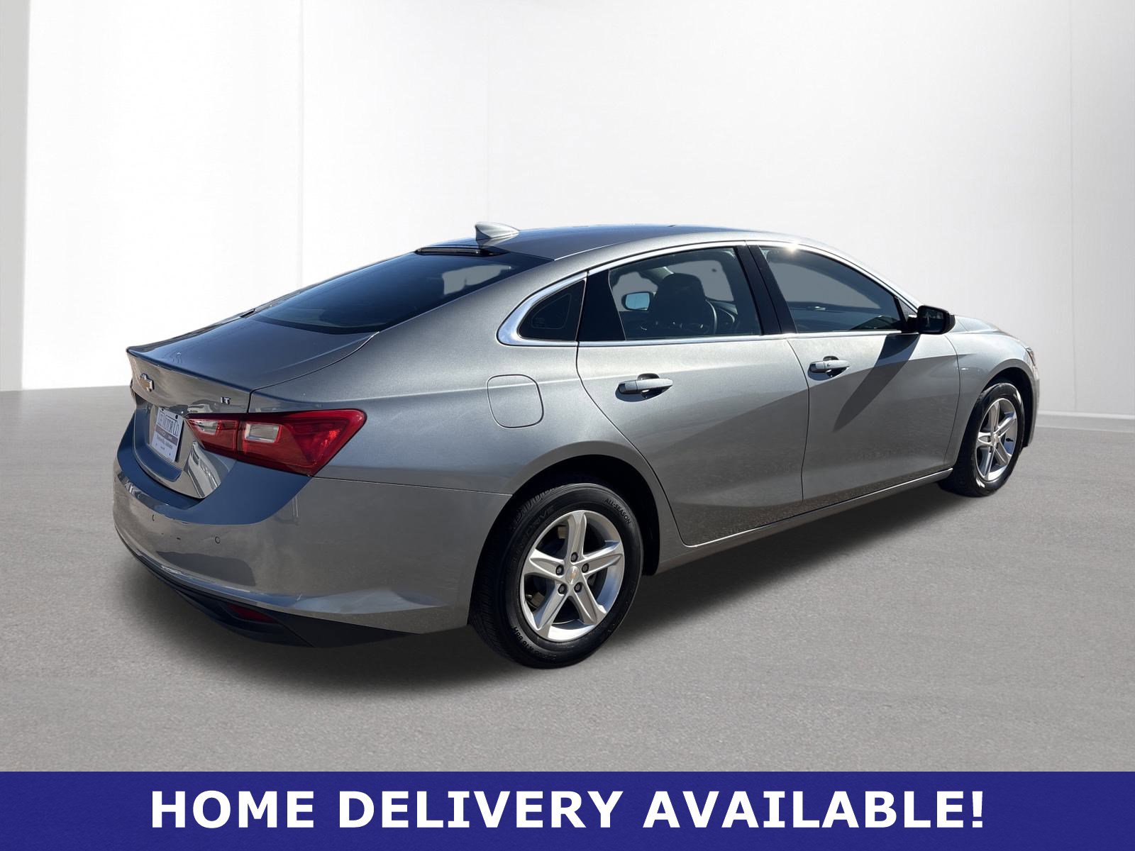Used 2024 Chevrolet Malibu LT FWD image 3