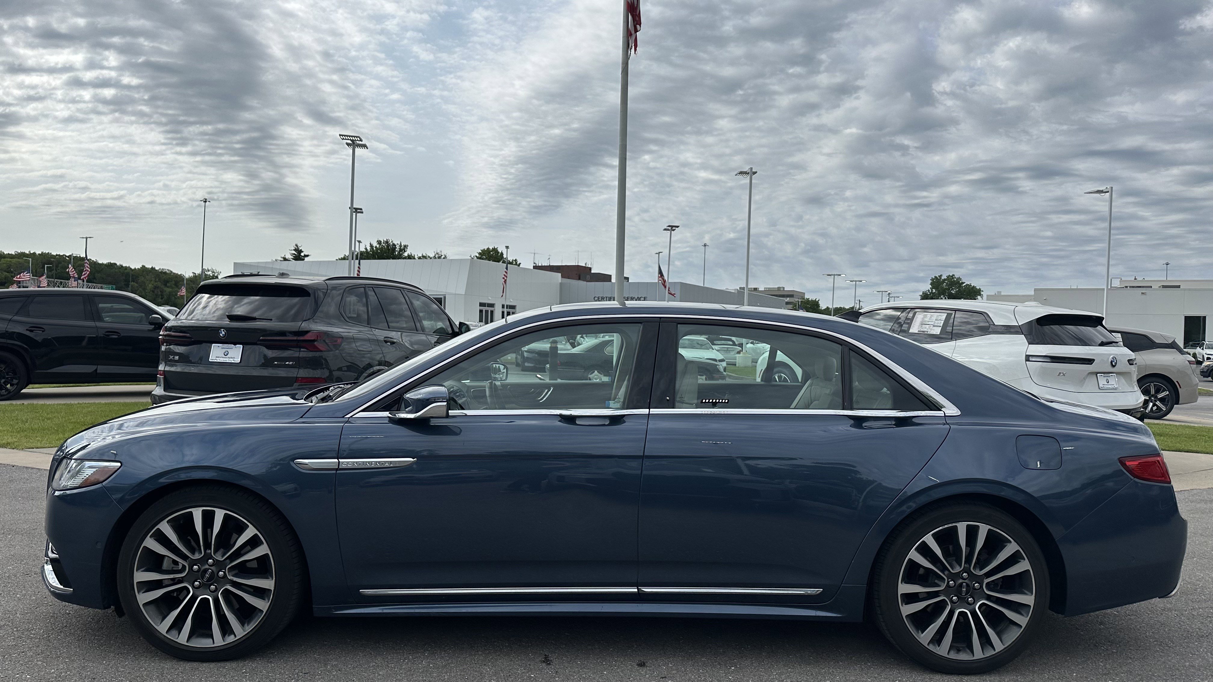 Used 2018 Lincoln Continental Reserve AWD/4WD image 7
