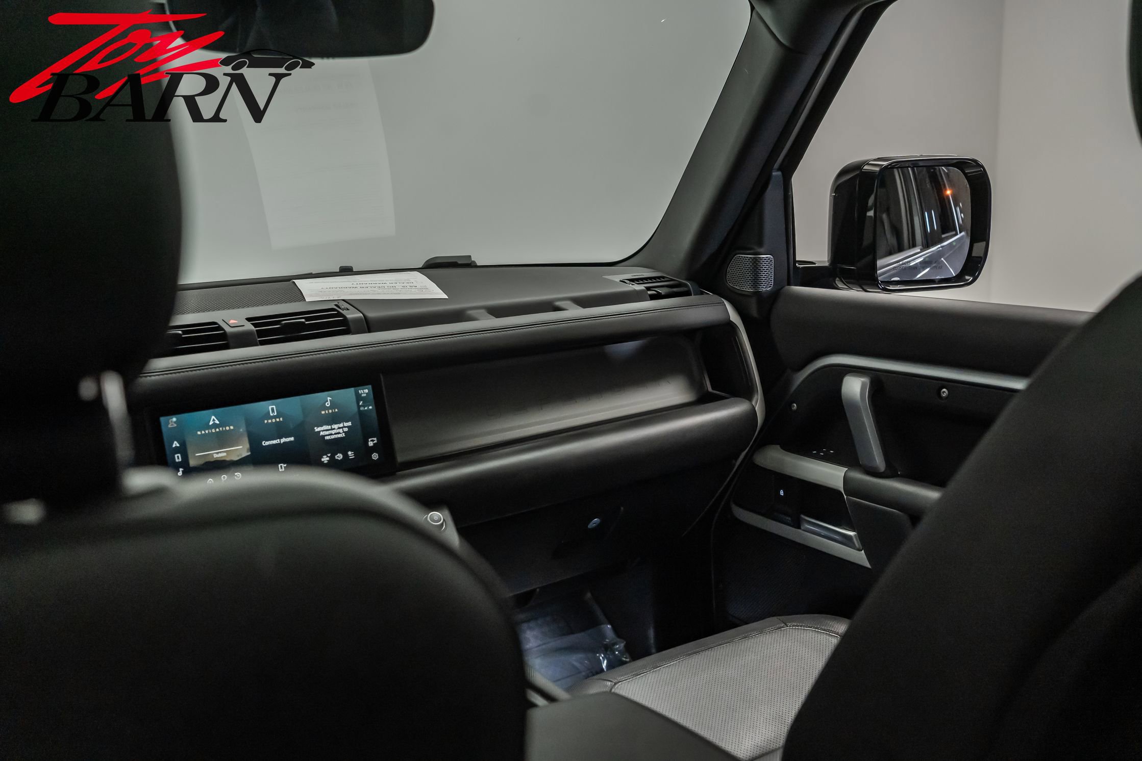 Used 2023 Land Rover Defender 110 X-Dynamic SE image 40