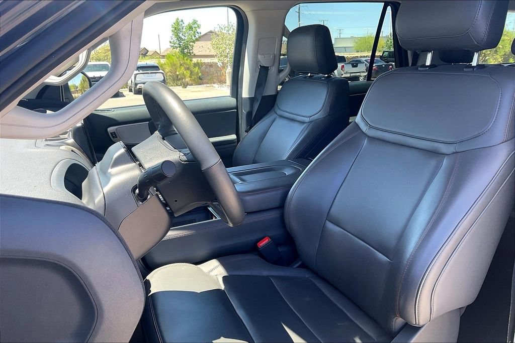 Used 2025 Ford Expedition Active AWD/4WD image 26