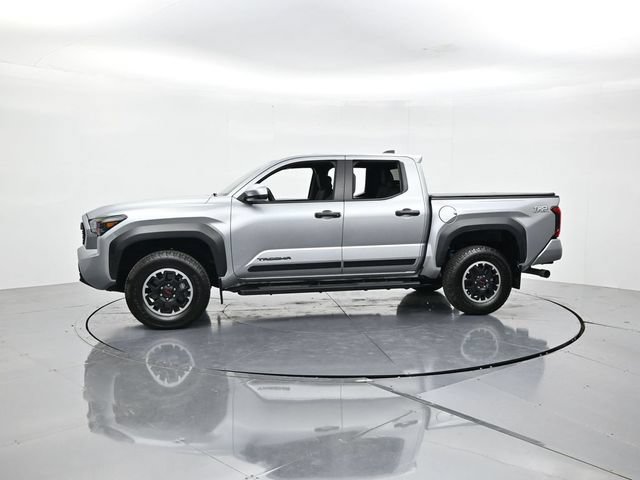 Used 2024 Toyota Tacoma TRD Off-Road AWD/4WD image 7